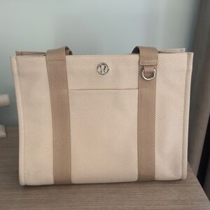 Lululemon Two-Tone Canvas Tote Bag 10L | Tan